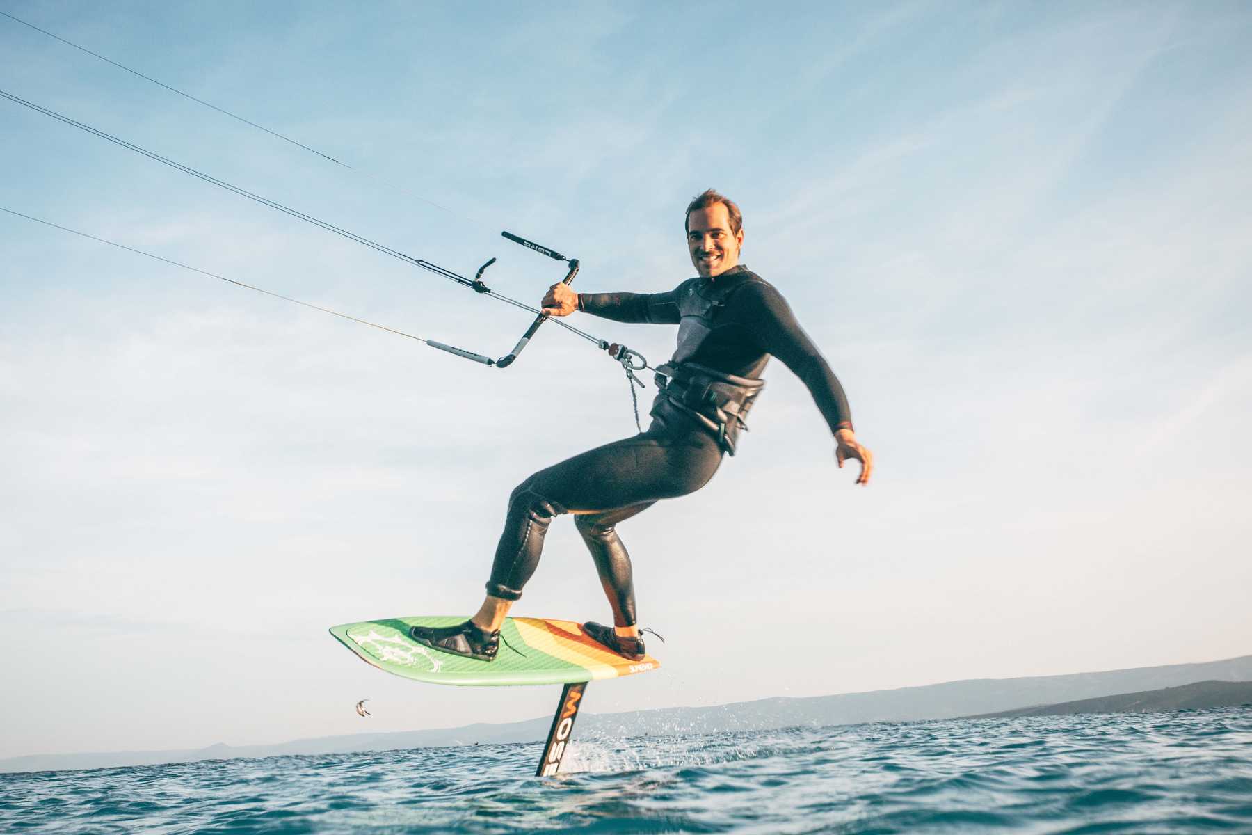 Kitesurfen auf dem Foil