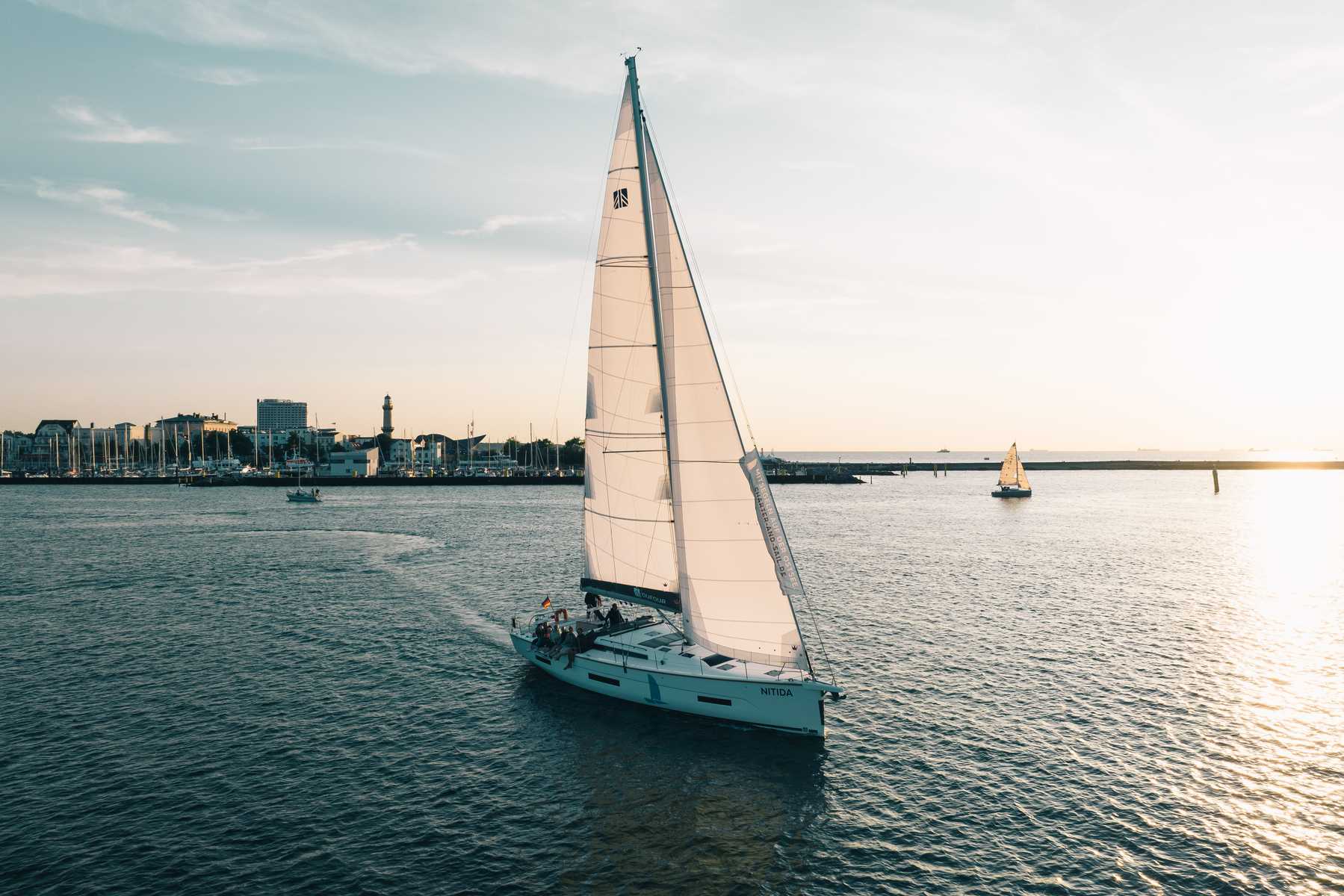 Start des Tagestörns beim Verlassen von Warnemünde-Hohe Düne