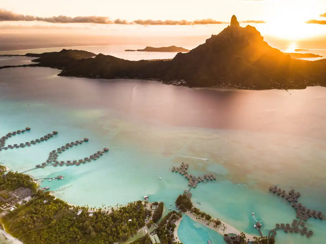 Tahiti: Sonnenuntergang nach einem Segeltörn