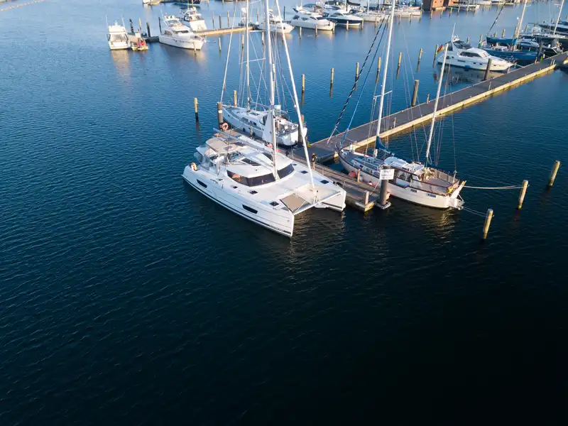 Helia 44 im Yachthafen Warnemünde