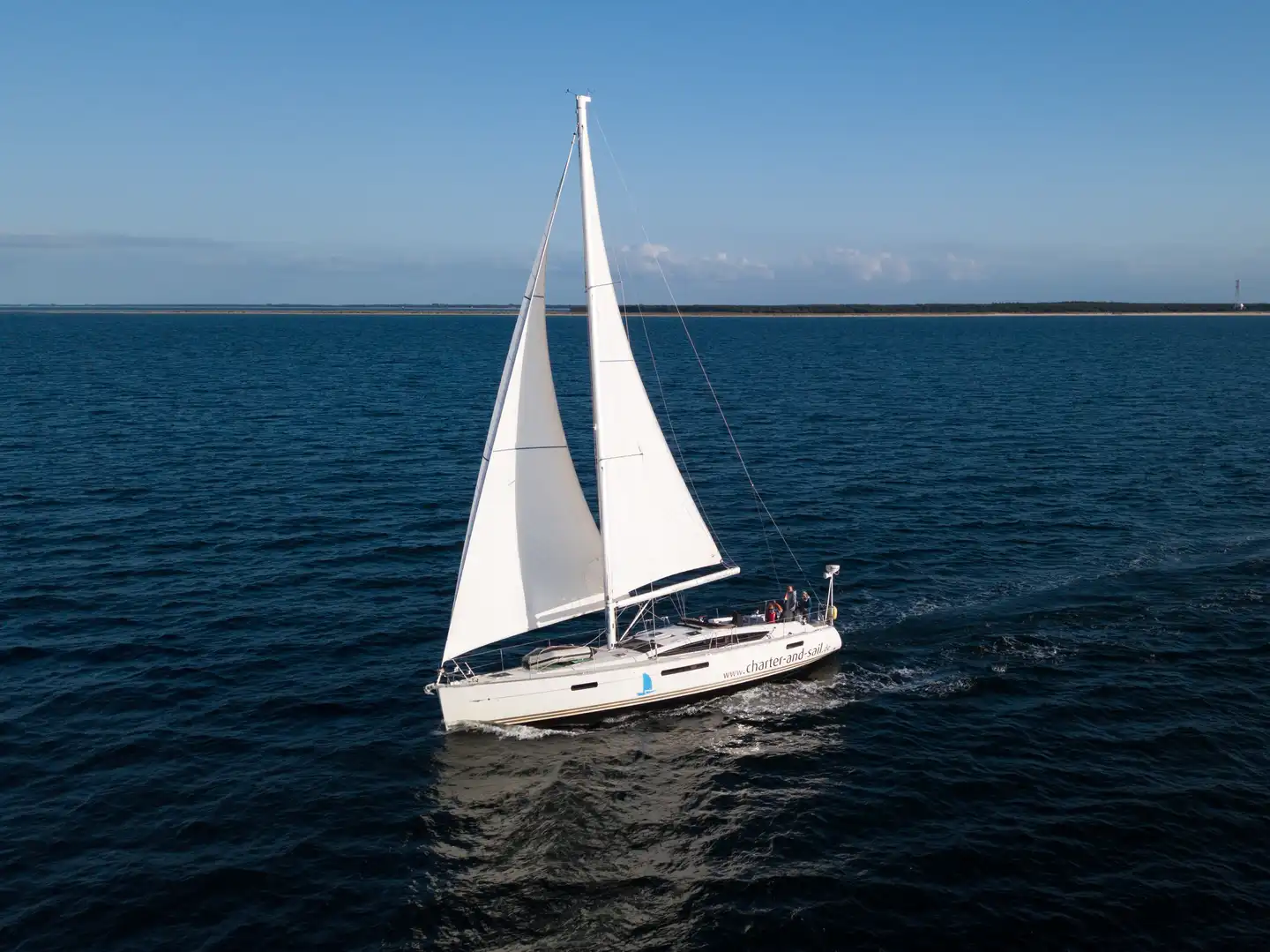 Jeanneau 53 unter Segeln