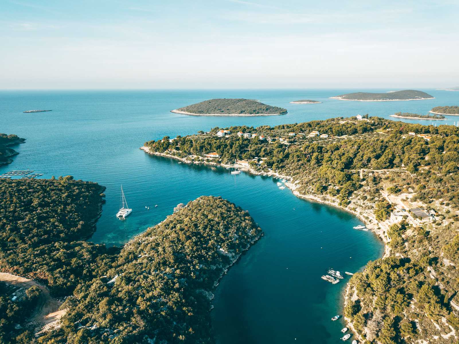 Wunderschöne Insellandschaften vor der kroatischen Küste
