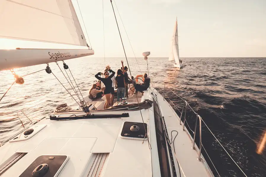 Segeln mit Freunden und Kollegen