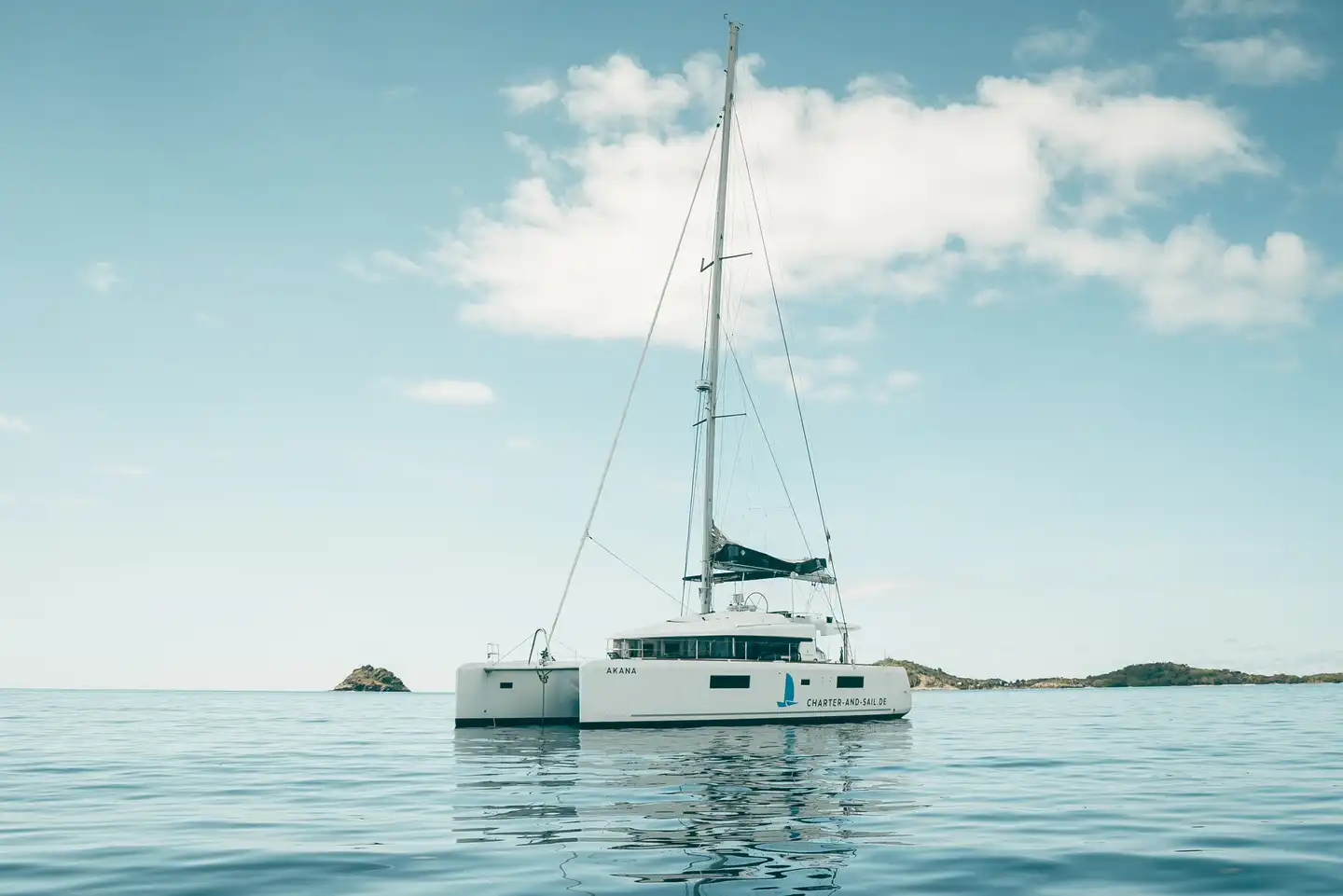 Der große Katamaran für Kojencharter