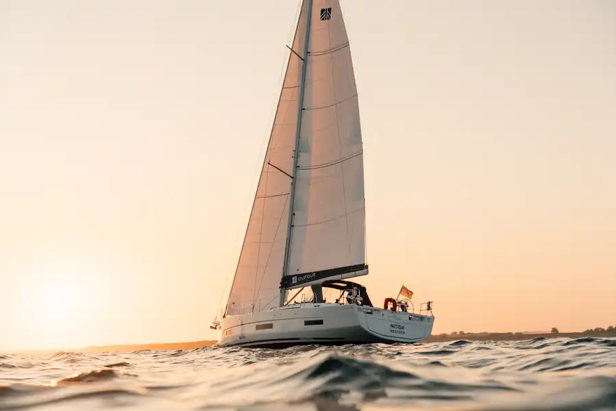 Segeltörn auf der Ostsee - Sonnenuntergang unter Segeln