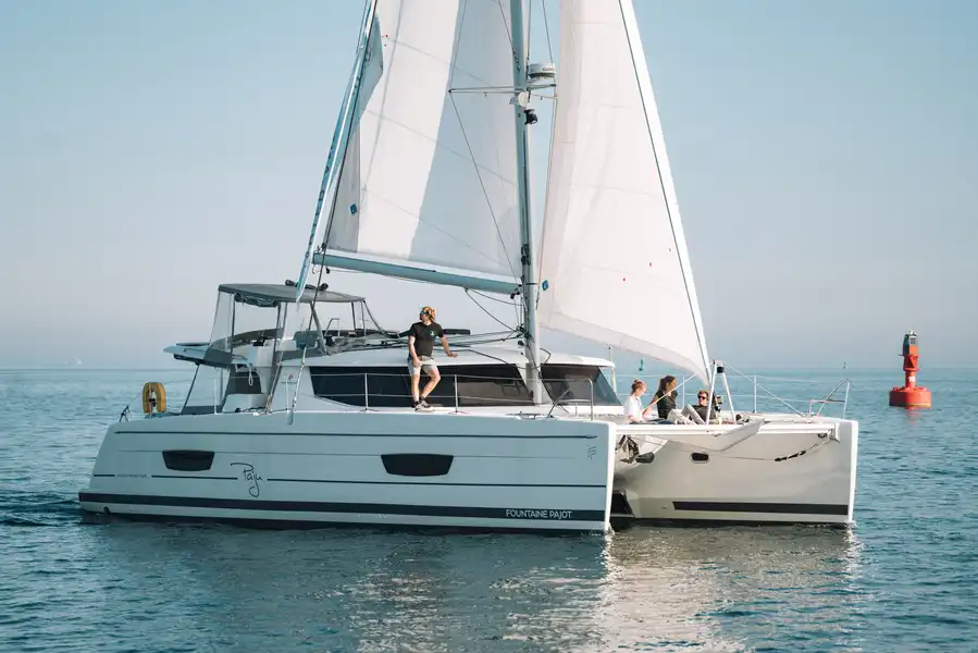 Private Charter auf dem Katamaran in der Ostsee