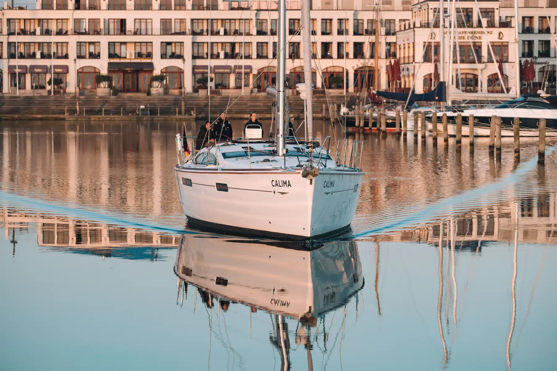 Start des Tagestörns Ostsee im Heimathafen Hohe Düne