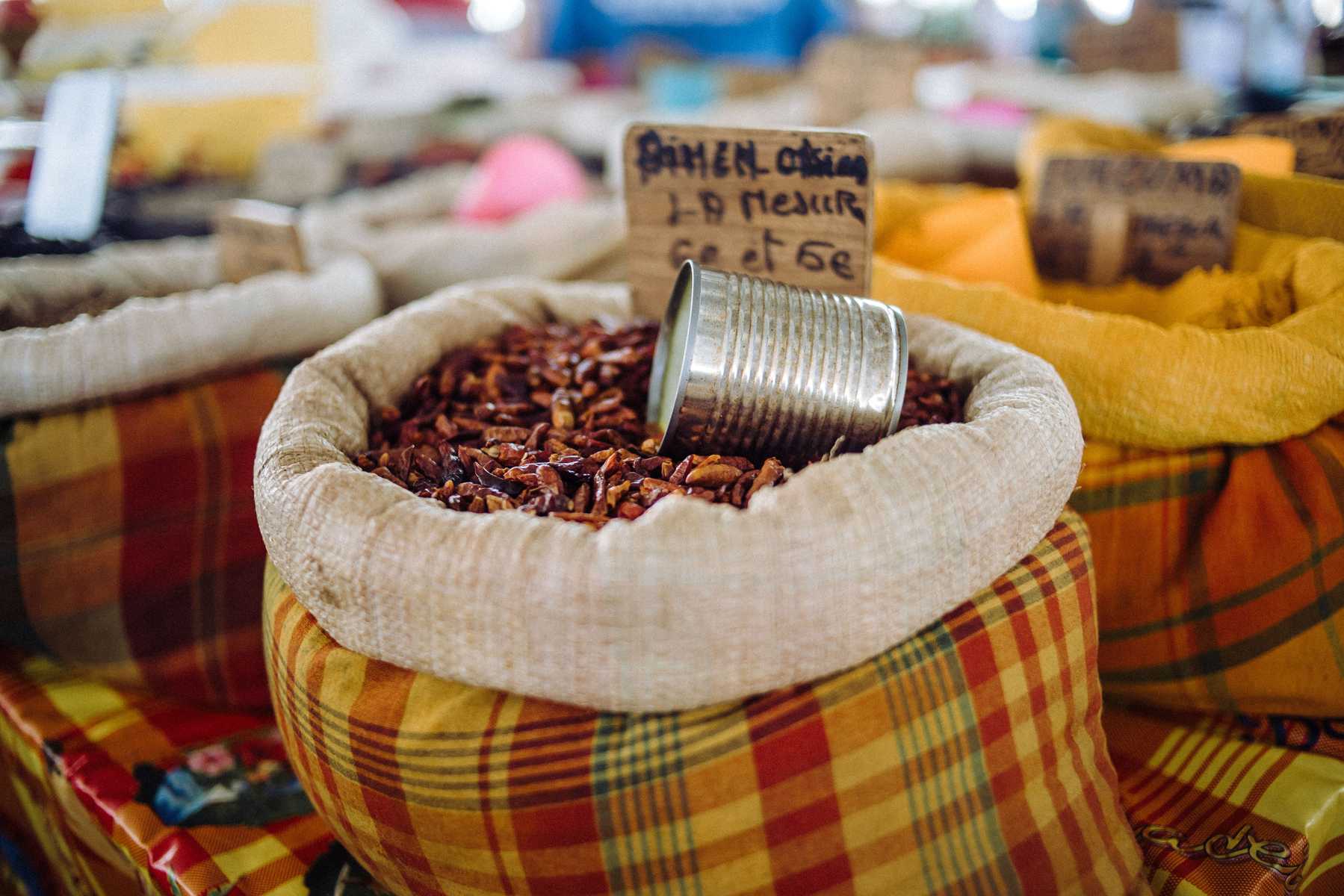 Frische Gewürze von Guadeloupe