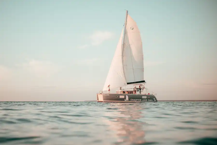 Mitsegeln auf dem Katamaran