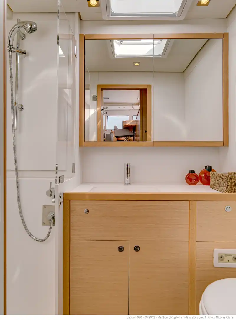 Privates Bad mit Dusche und WC