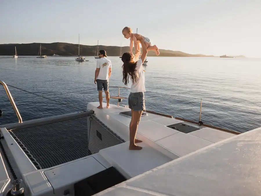 New-41-Fountaine-Pajot-Exterior-03