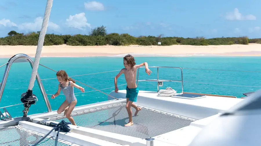 Ankerbucht bei der Kojencharter Segelreise St. Martin