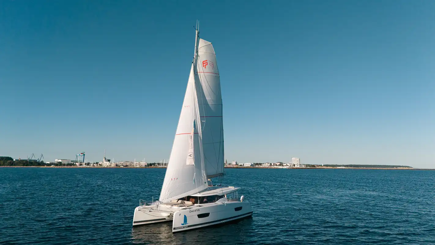 tagestoern-mit-fountaine-pajot-katamaranen