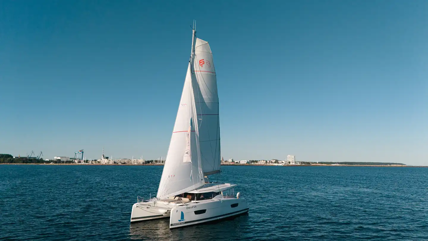 tagestoern-mit-fountaine-pajot-katamaranen