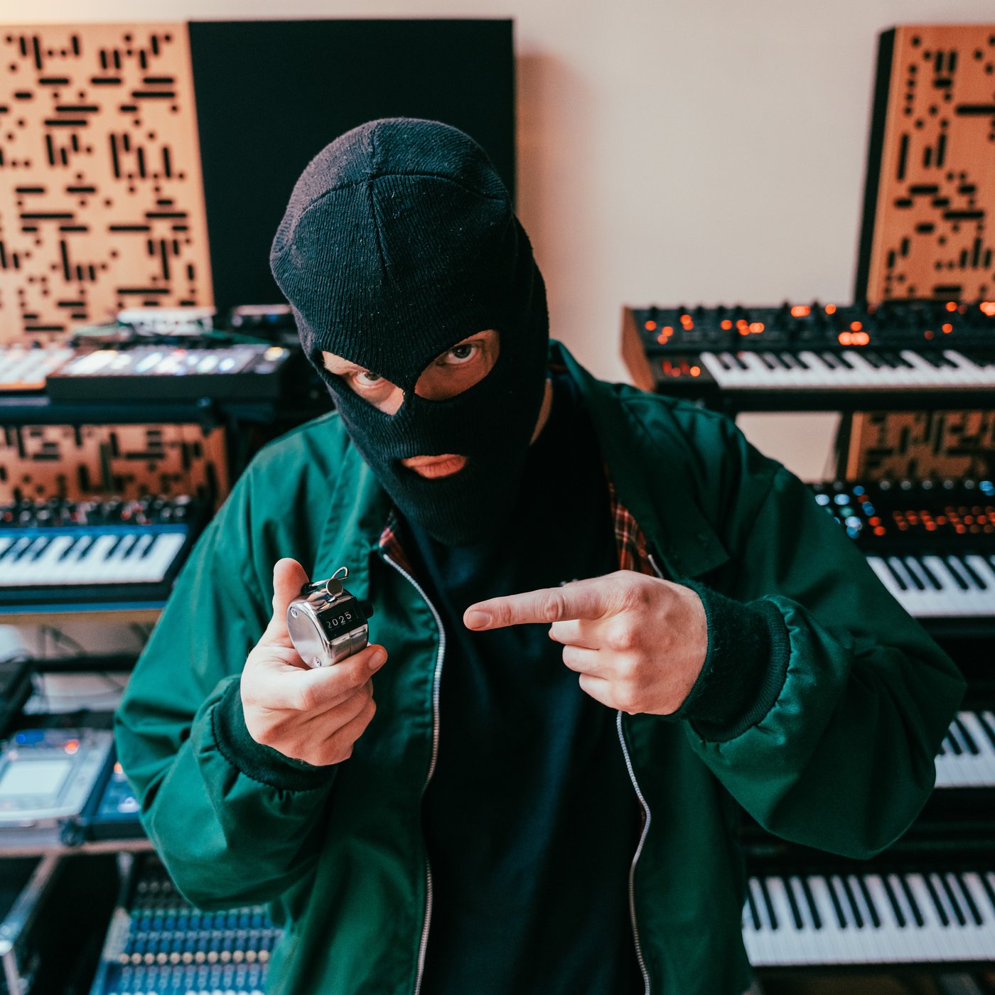 Pic1_Tourankündigung_WavingTheGuns_2025_IG_Credits_BRYCK.jpg