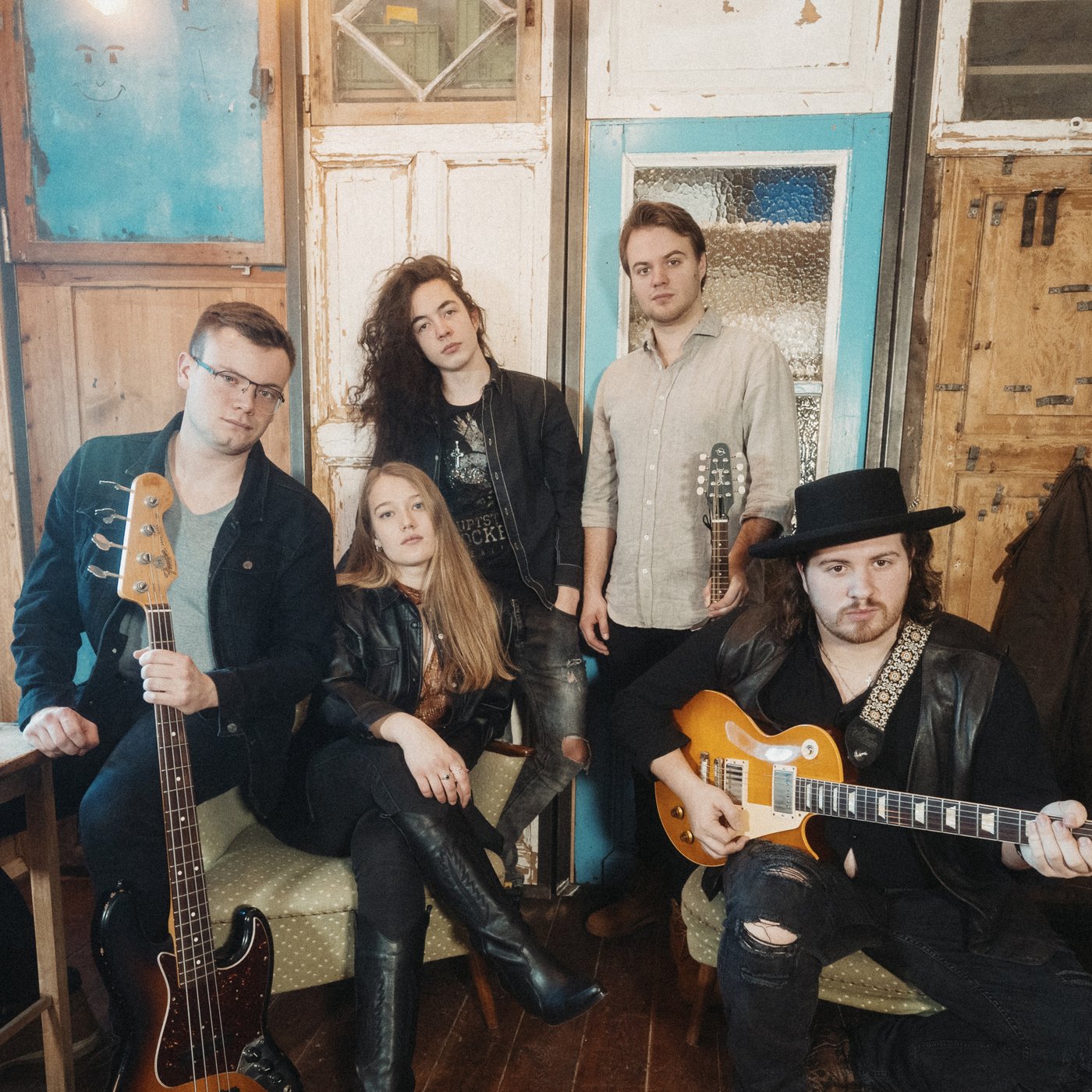 dear-robin-promo-2022-15 KopieFB.jpg